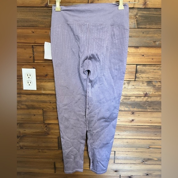 Good American Lavender ribbed compression leggings size 3/4 NWT - Picture 3 of 7